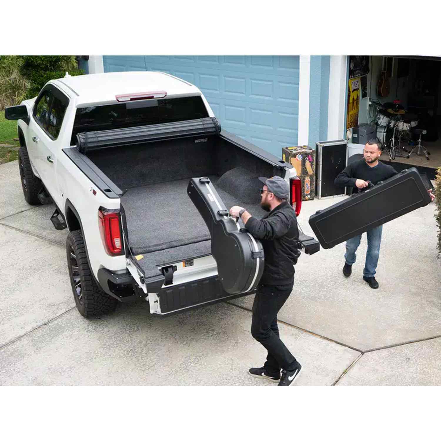 BAK Revolver X4s GMC Silverado/Sierra Hard Roll-up Tonneau Bed Cover - Image 10
