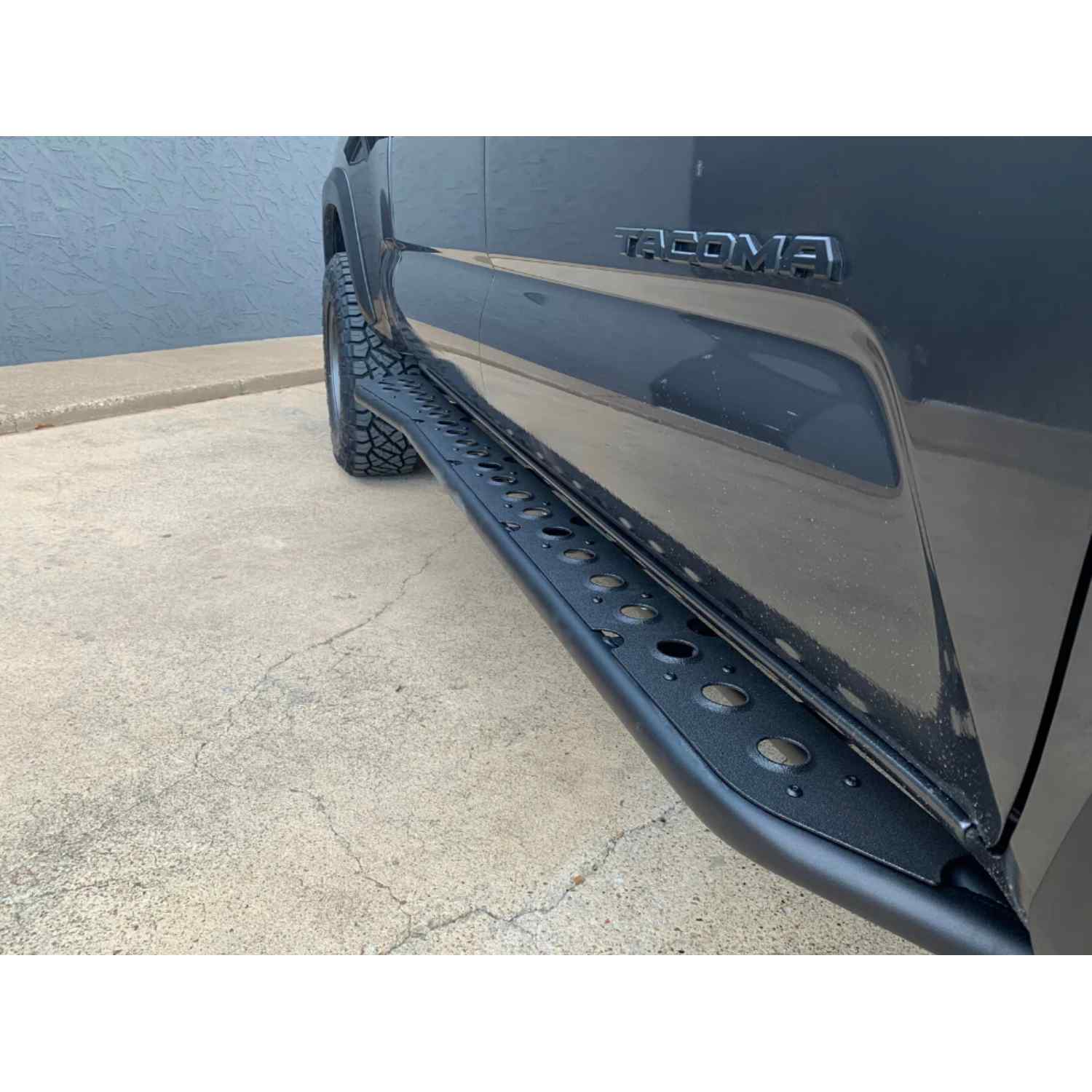 Cali Raised LED Toyota Tacoma (2005-2023) Rock Sliders - Image 5
