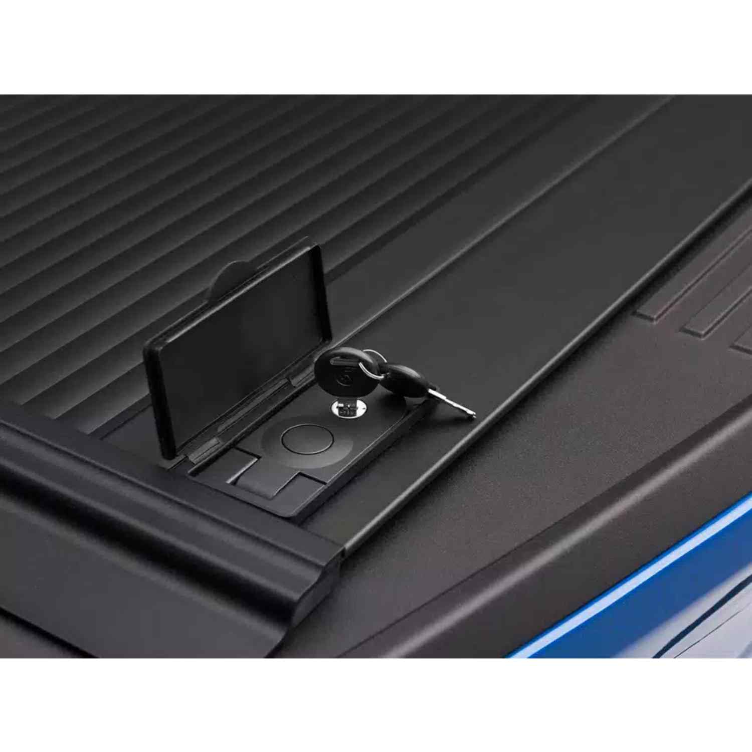 RetraxONE MX Chevy & GMC 1500 Manual Retractable Tonneau Cover - Image 4