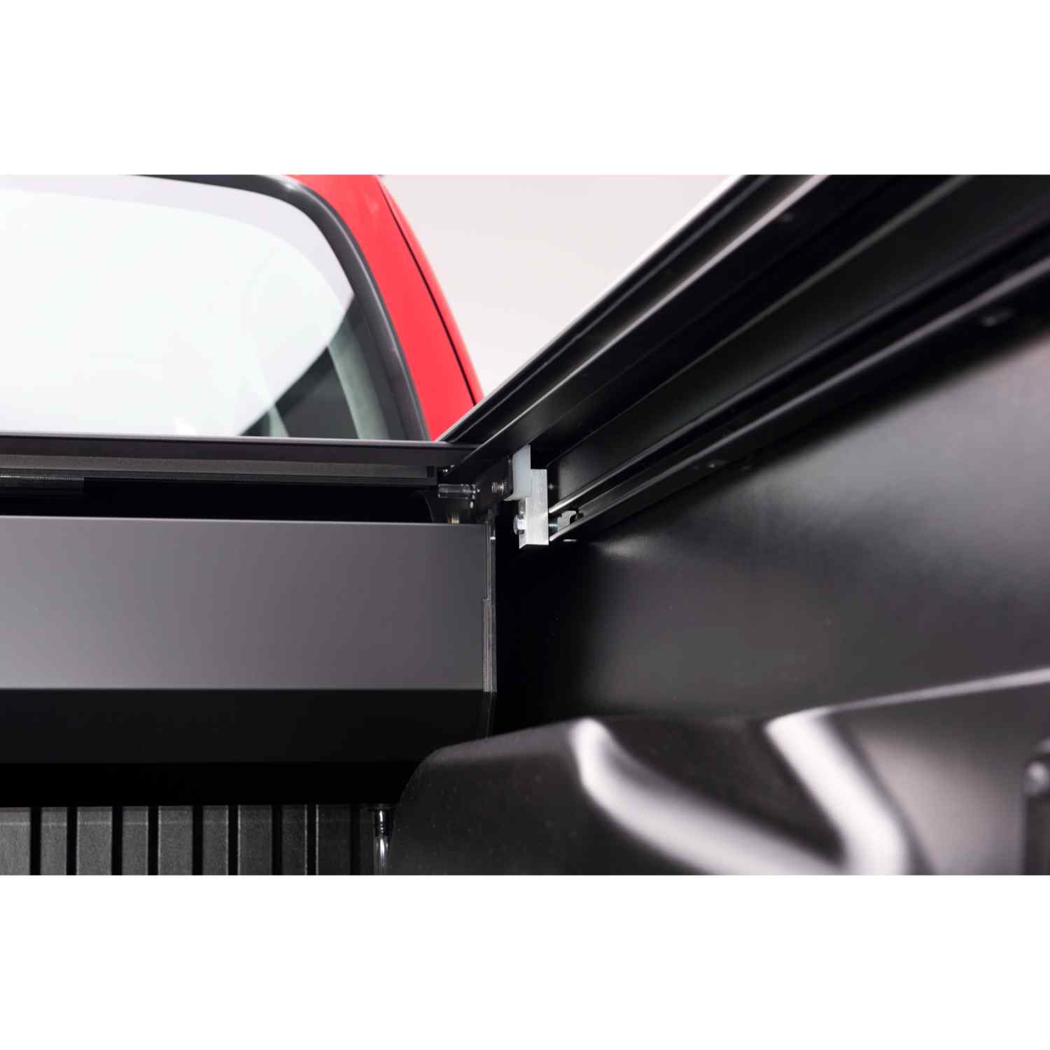 RetraxONE MX Tacoma Manual Retractable Tonneau Cover - Image 8