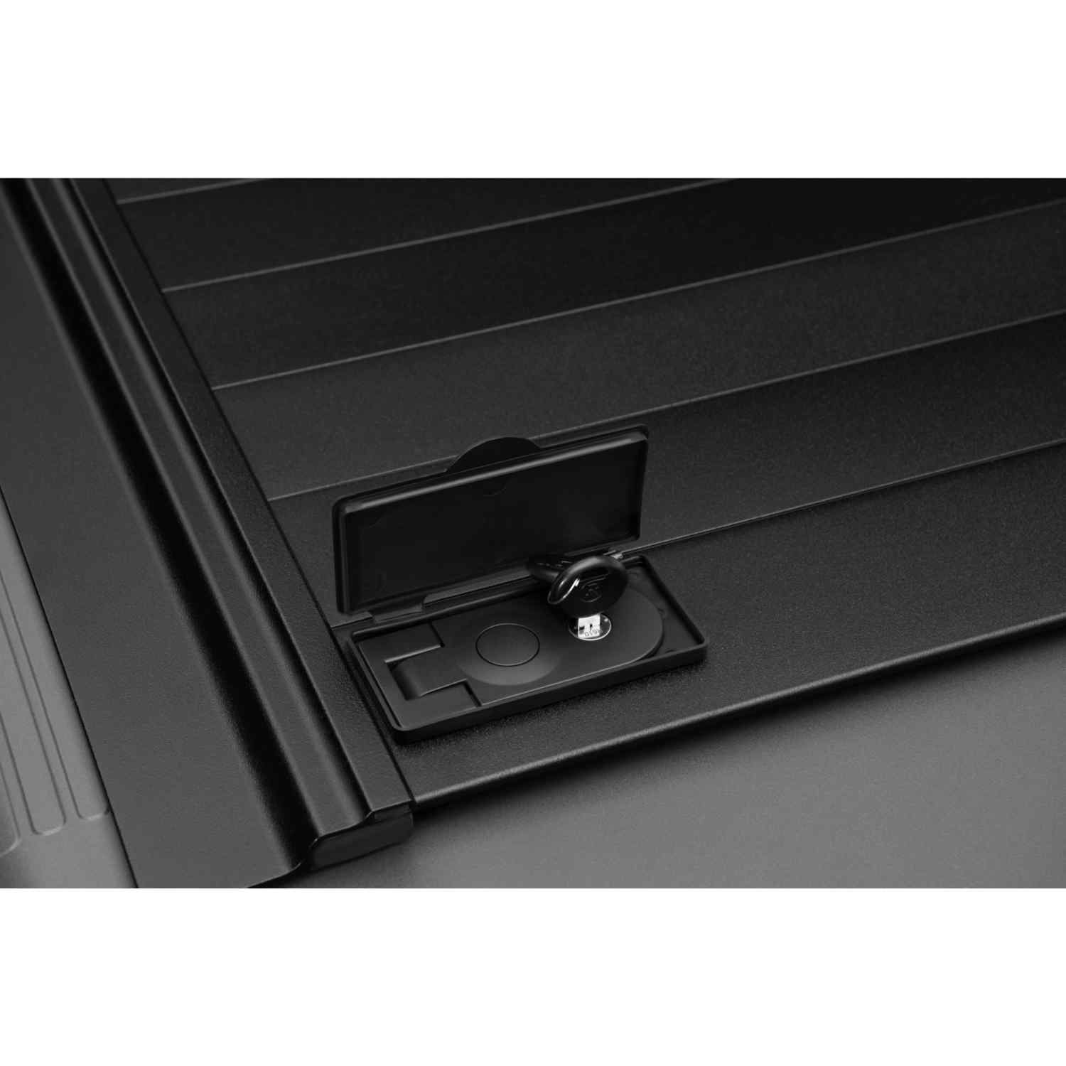 RetraxPRO MX Toyota Tacoma (2022+) CrewMax Manual Retractable Tonneau Cover - Image 3