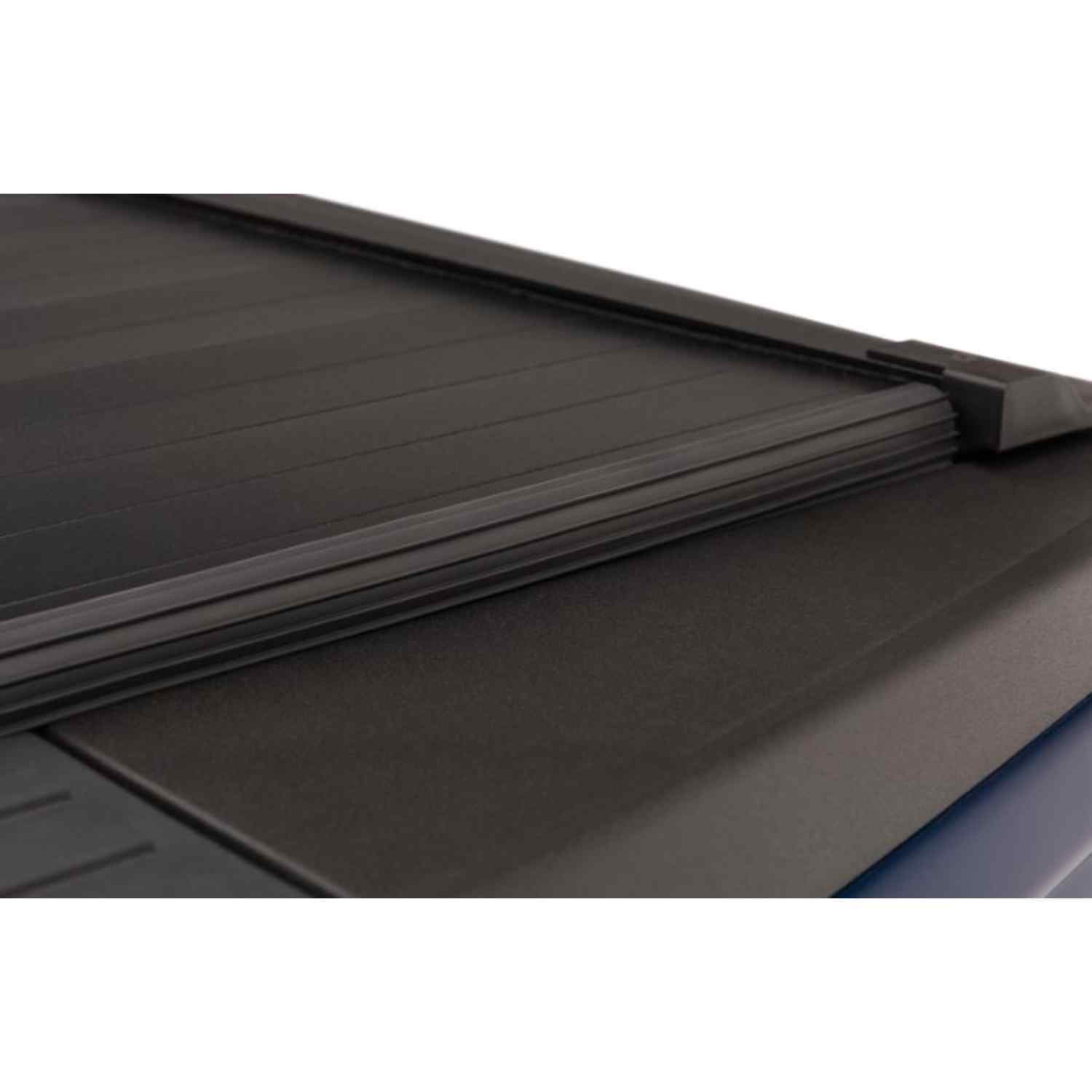 RetraxPRO MX GMC 1500 And Chevy Manual Retractable Tonneau Cover - Image 13