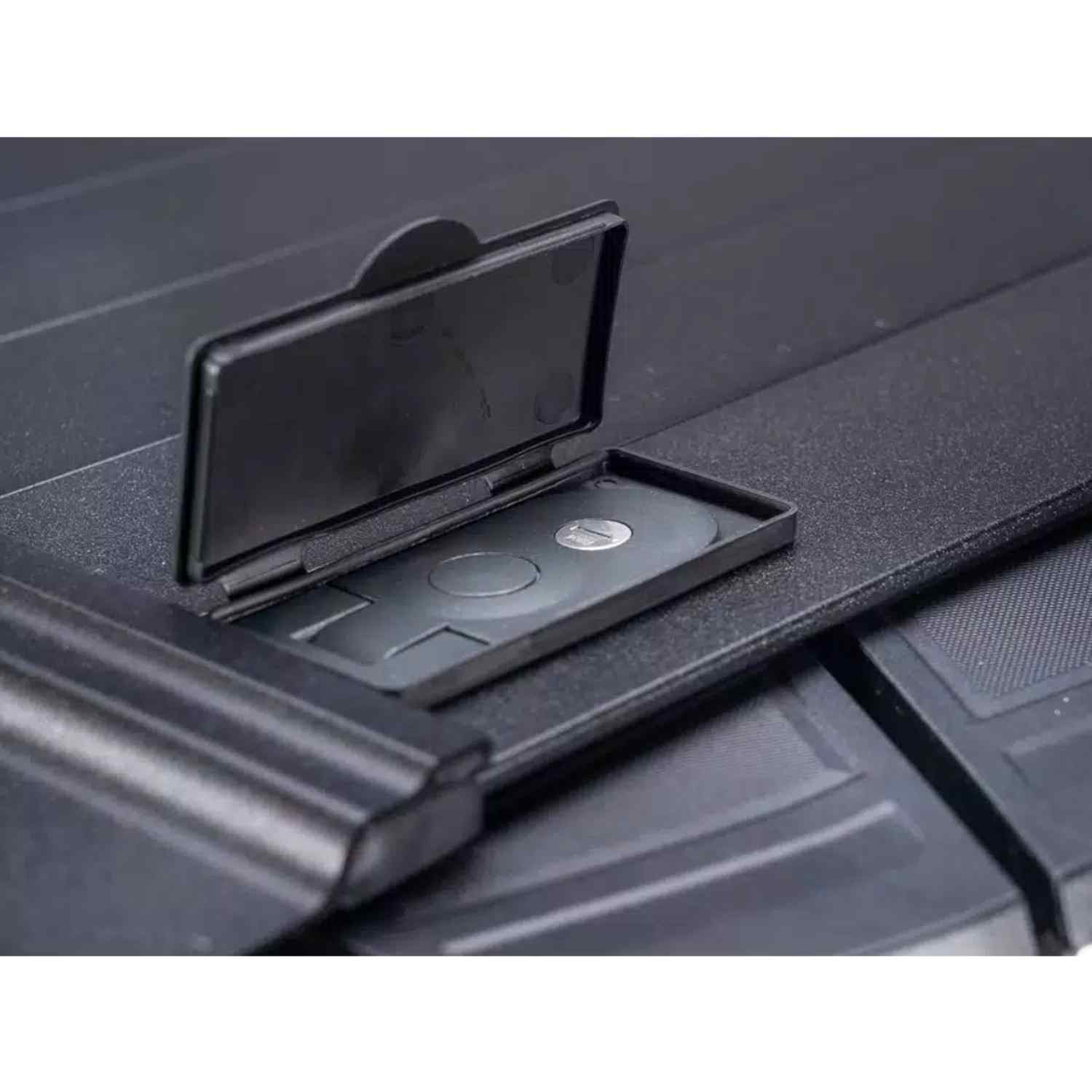 RetraxPRO MX GMC 1500 And Chevy Manual Retractable Tonneau Cover - Image 6
