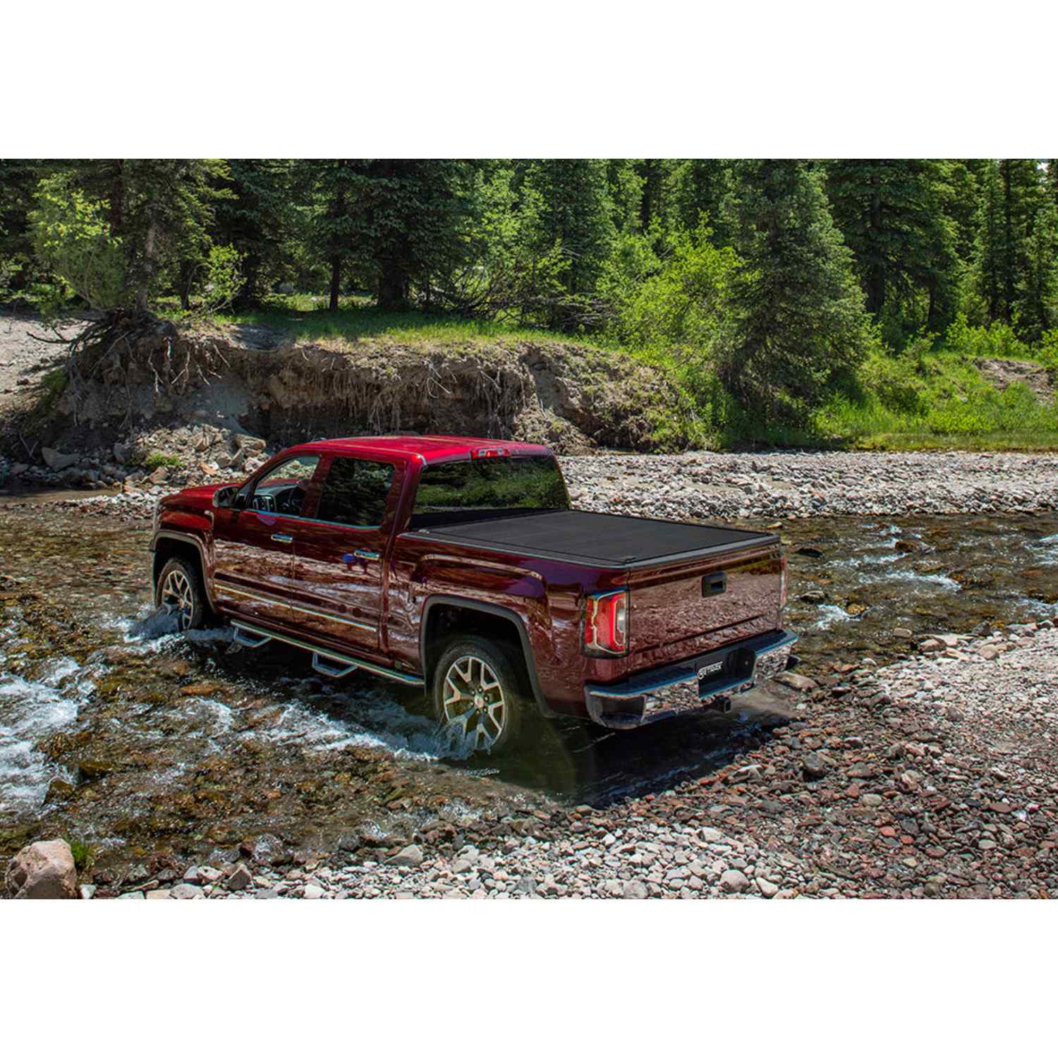RetraxPRO XR GMC And Chevy 1500 Manual Retractable Tonneau Cover - Image 13