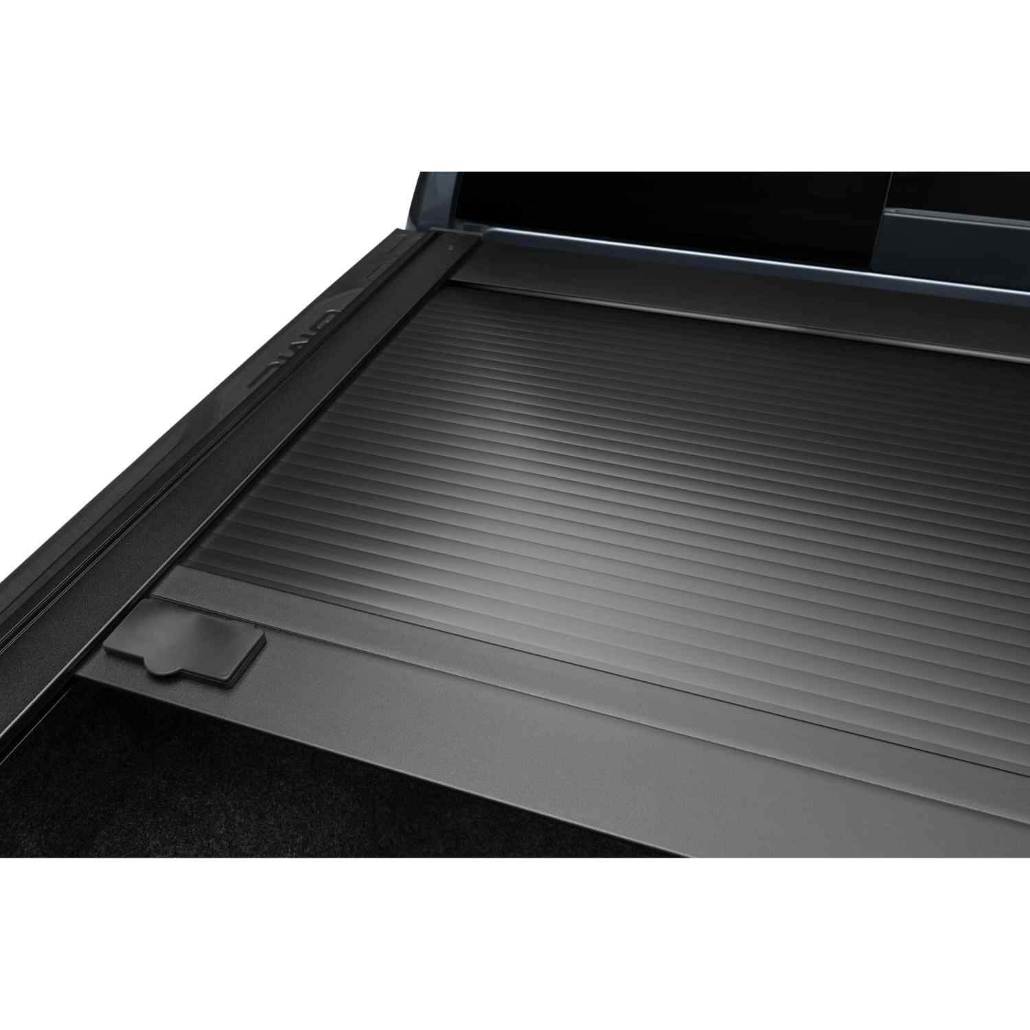 RetraxPRO XR GMC And Chevy 1500 Manual Retractable Tonneau Cover - Image 6
