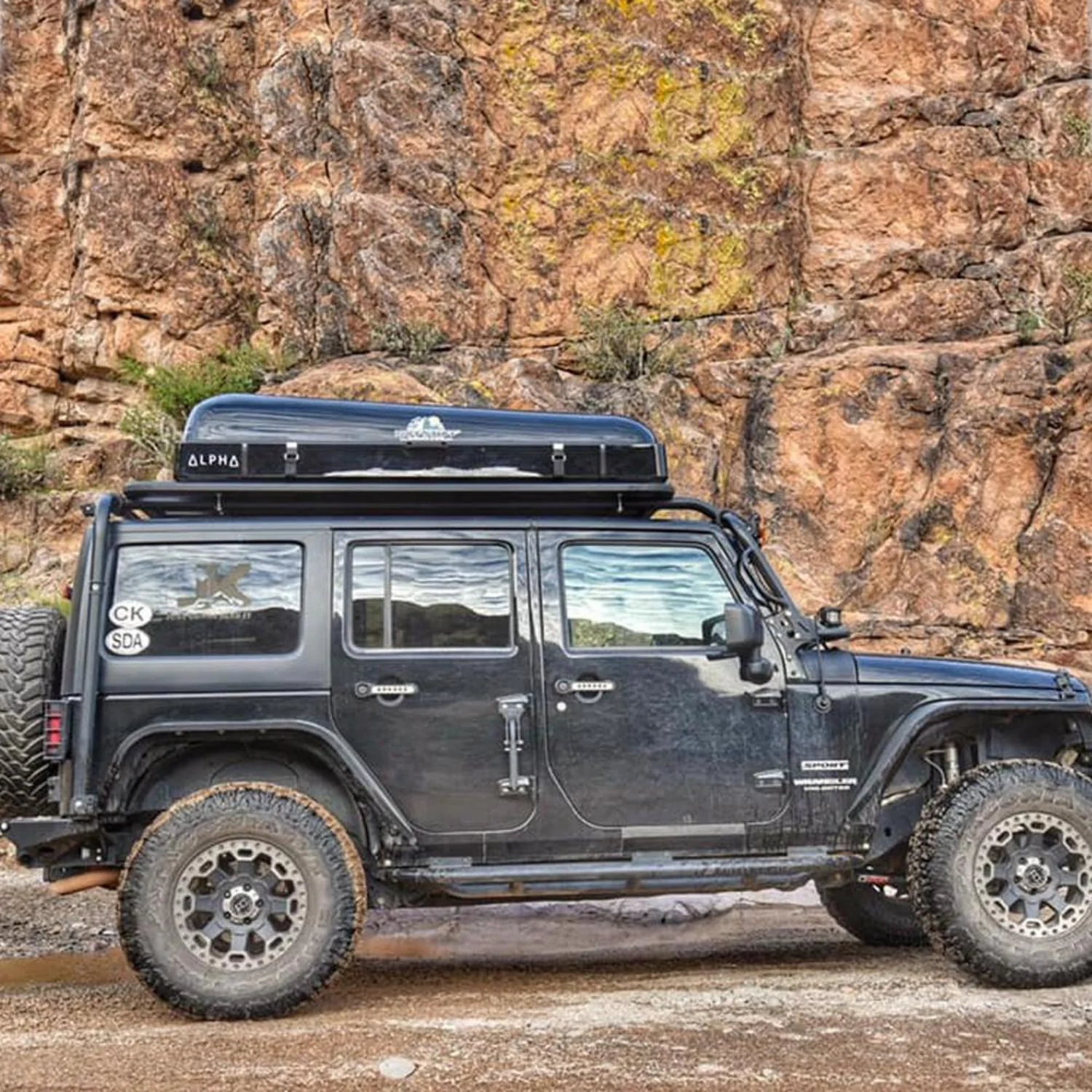 Tuff Stuff Overland Alpha Hardshell Roof Top Tent - Image 14